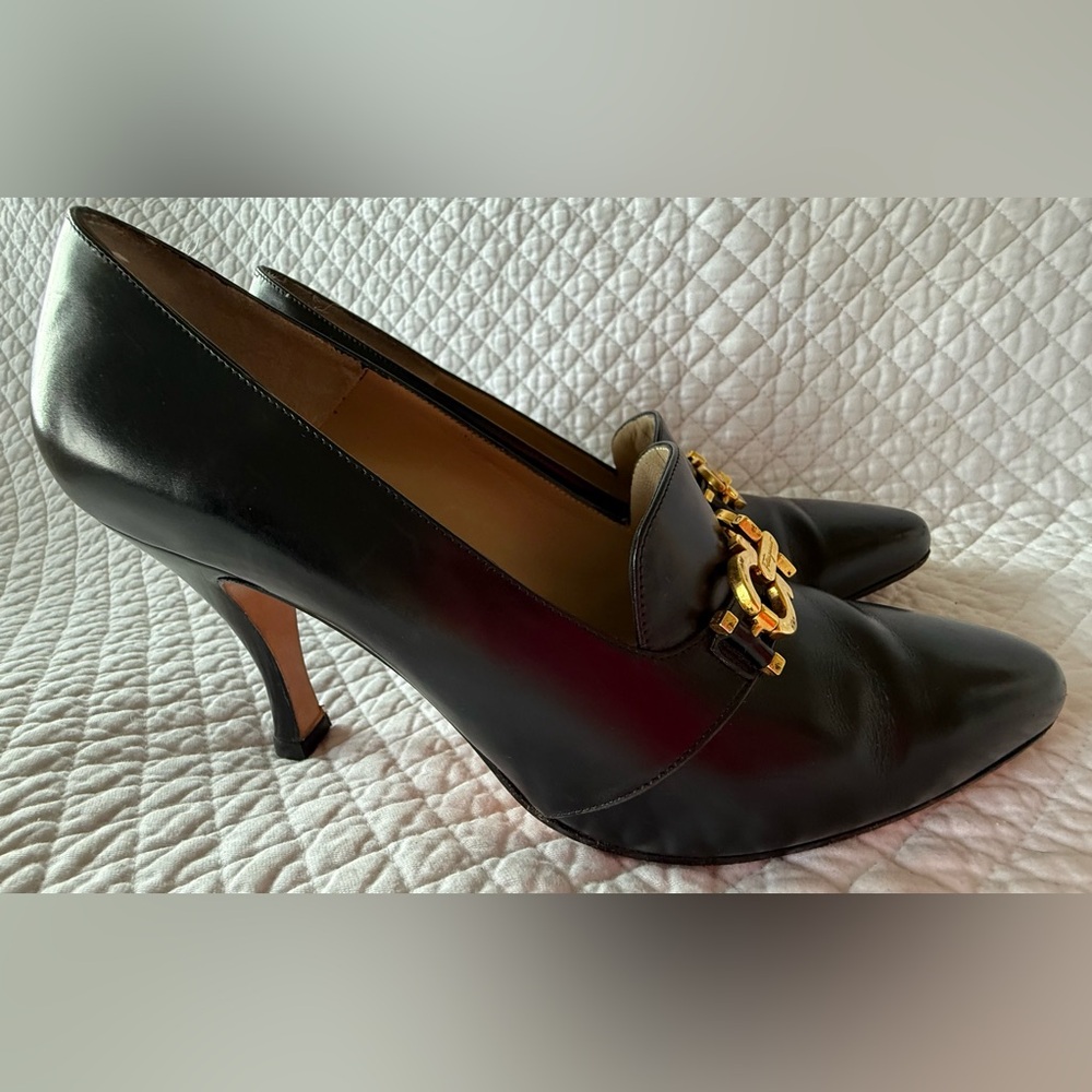Salvatore Ferragamo Black Leather Gancini Pumps Heels Size 7.5